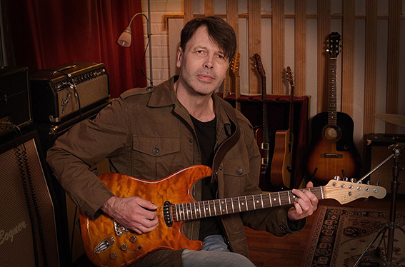 Pekka Riipinen kitaransoiton opetus Jyväskylä